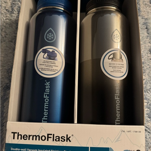 NIB 2 40oz ThermoFlask Blue and Black Bottles 😍😍😍
